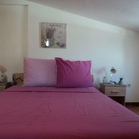 Studio Apartments Ana Ровин Екстериор снимка