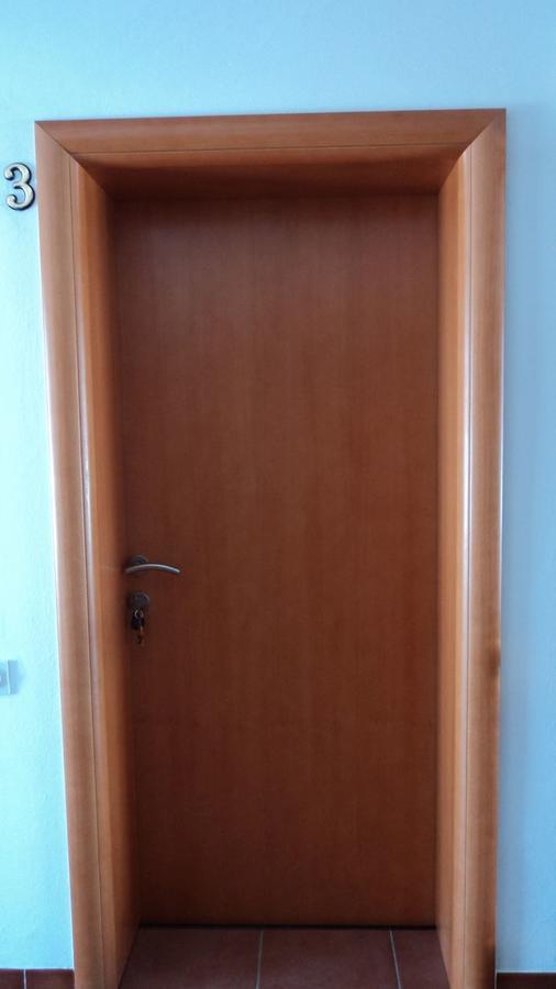 Studio Apartments Ana Ровин Екстериор снимка