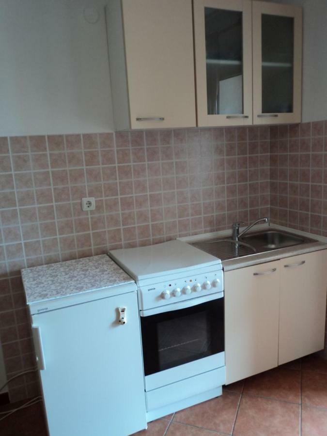 Studio Apartments Ana Ровин Екстериор снимка
