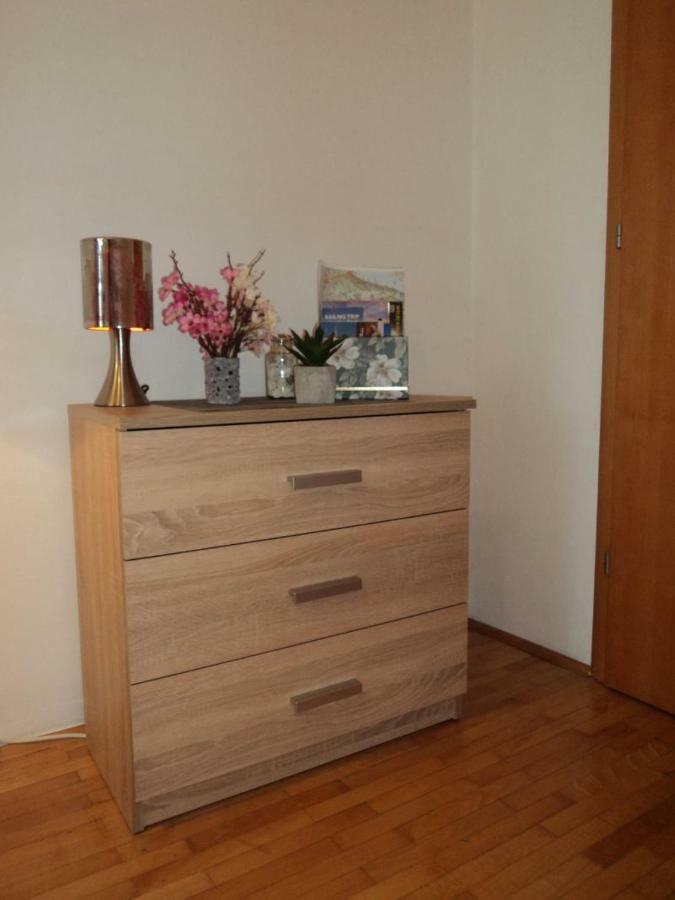 Studio Apartments Ana Ровин Екстериор снимка