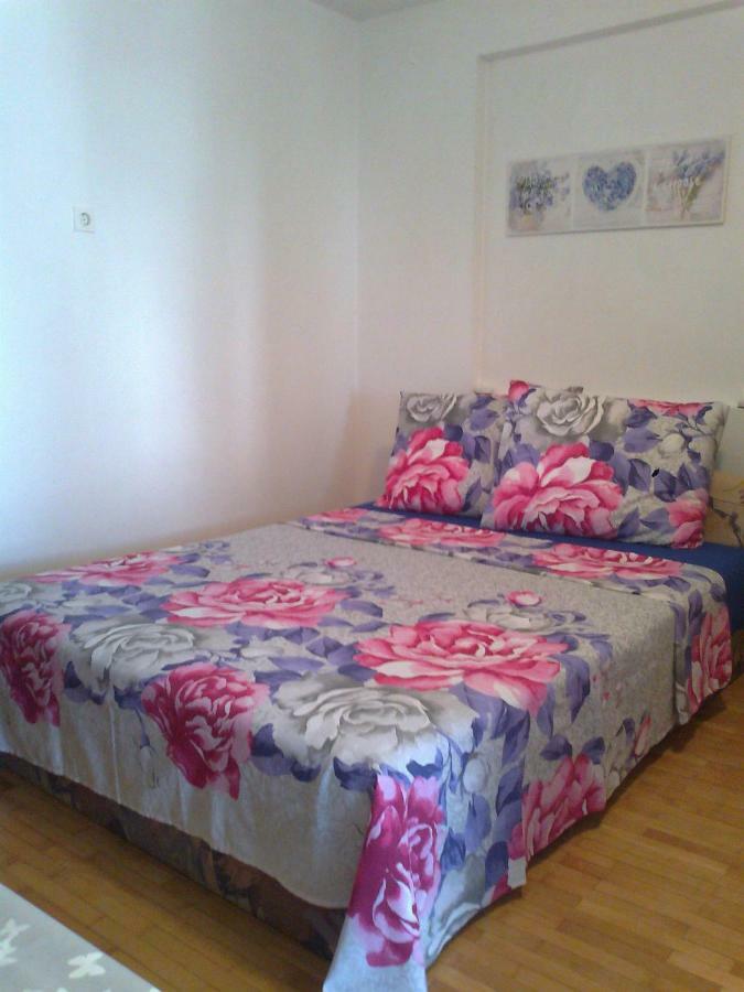 Studio Apartments Ana Ровин Екстериор снимка