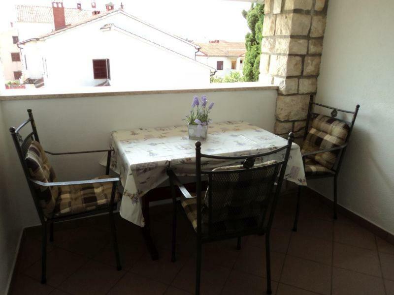 Studio Apartments Ana Ровин Екстериор снимка